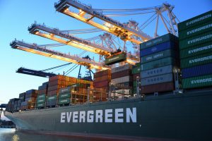 green-and-gray-evergreen-cargo-ship-1117210-oi6990dimh68xi0yk6xt1p82b3jwrh079m3eign3rk